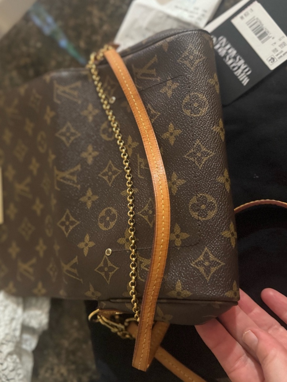 Louis Vuitton - Picture 4 of 6